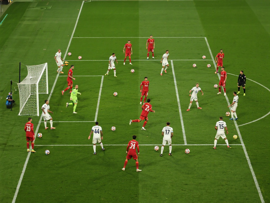 昆明城星球队介绍_主教练_赛程_球员名单_阵容_转会_赛事统计-足彩网 此外,球队目前采取4-5-1阵型,以中场