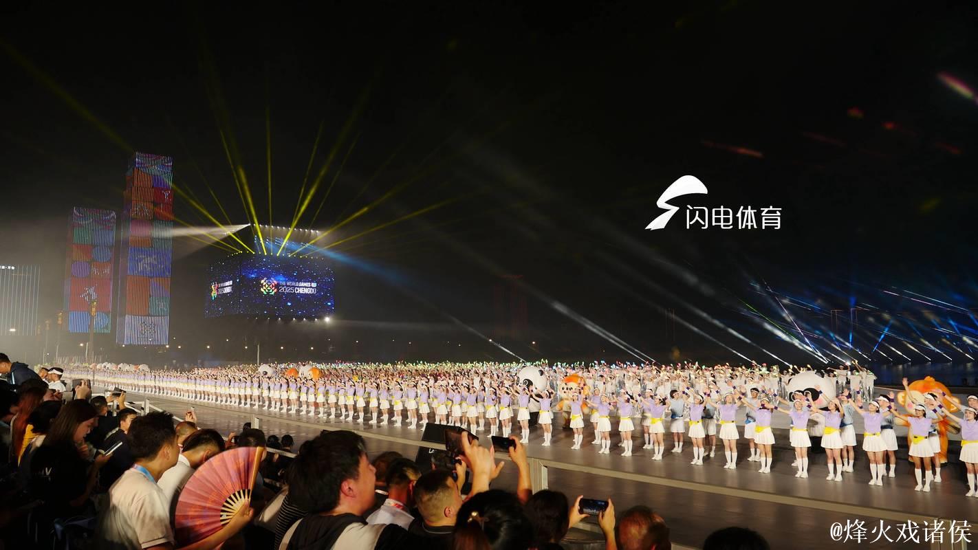 “牵手世运 点燃梦想” 成都世运会火炬传递在三星堆启动